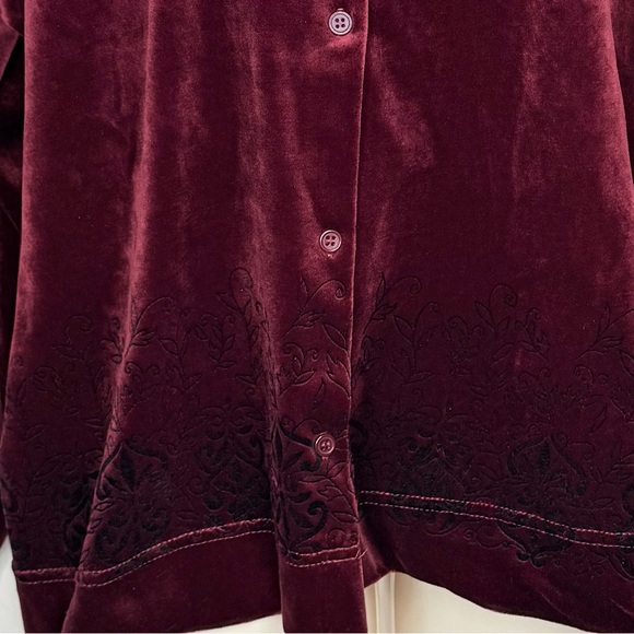 VTG Women’s Velvet Top Blouse L Red Black Button Down Embroidered Long Sleeves - Picture 4 of 11